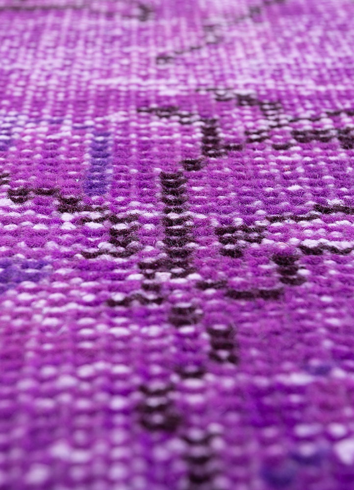 lacuna pink and purple wool hand knotted Rug - CloseUp