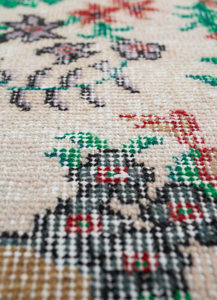 vintage red and orange wool hand knotted Rug - CloseUp