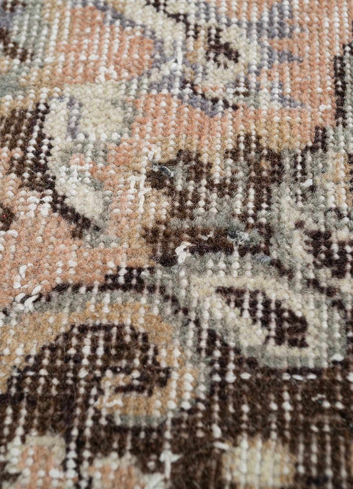 vintage beige and brown wool hand knotted Rug - CloseUp