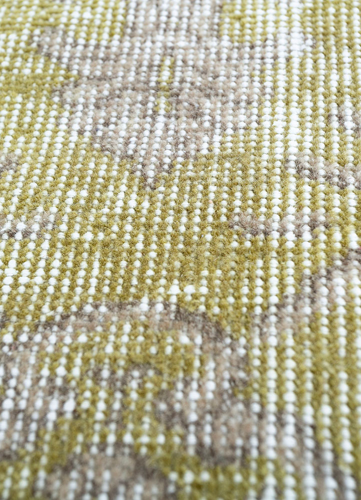 vintage green wool hand knotted Rug - CloseUp