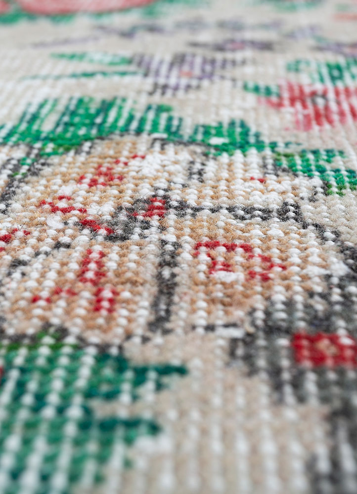 vintage green wool hand knotted Rug - CloseUp