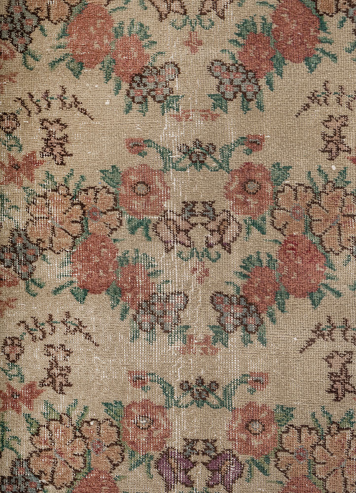 vintage red and orange wool hand knotted Rug - CloseUp