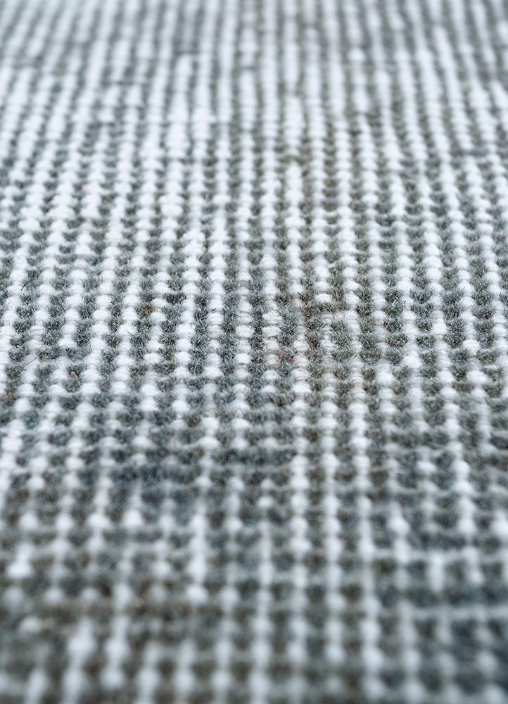 lacuna grey and black wool hand knotted Rug - CloseUp