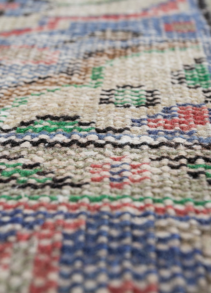 vintage red and orange wool hand knotted Rug - CloseUp