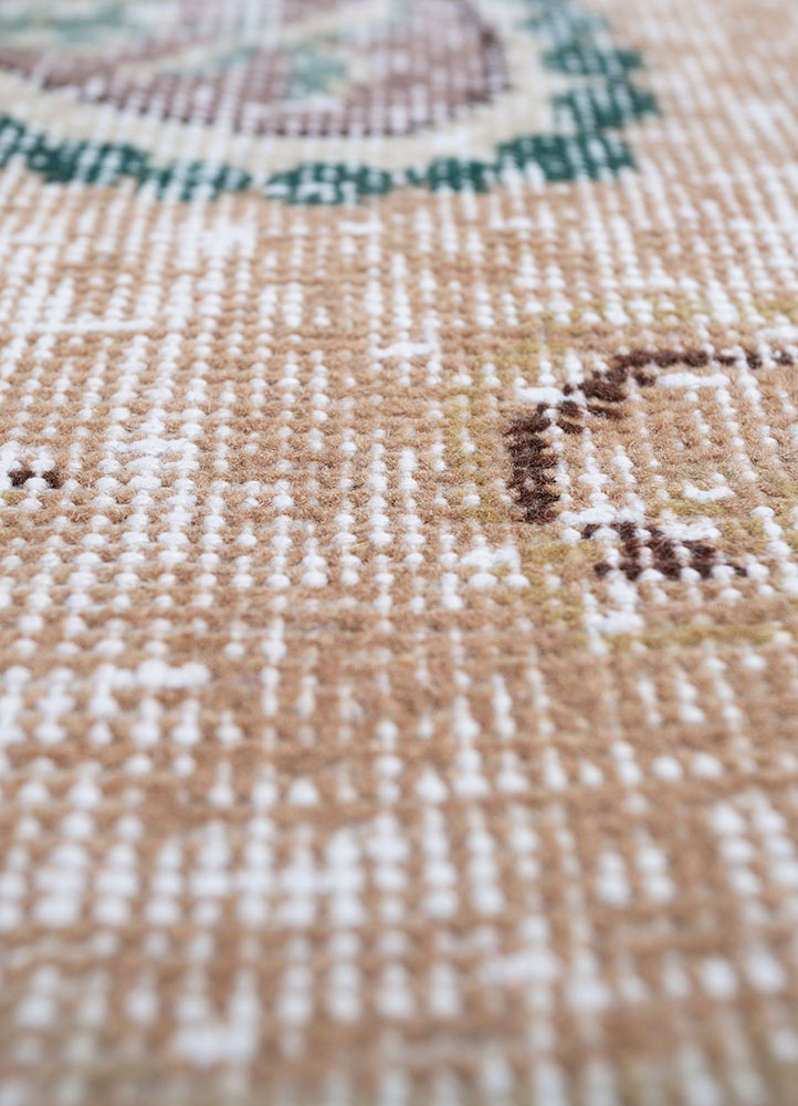 vintage beige and brown wool hand knotted Rug - CloseUp