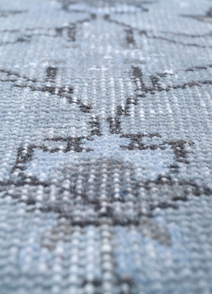 lacuna blue wool hand knotted Rug - CloseUp
