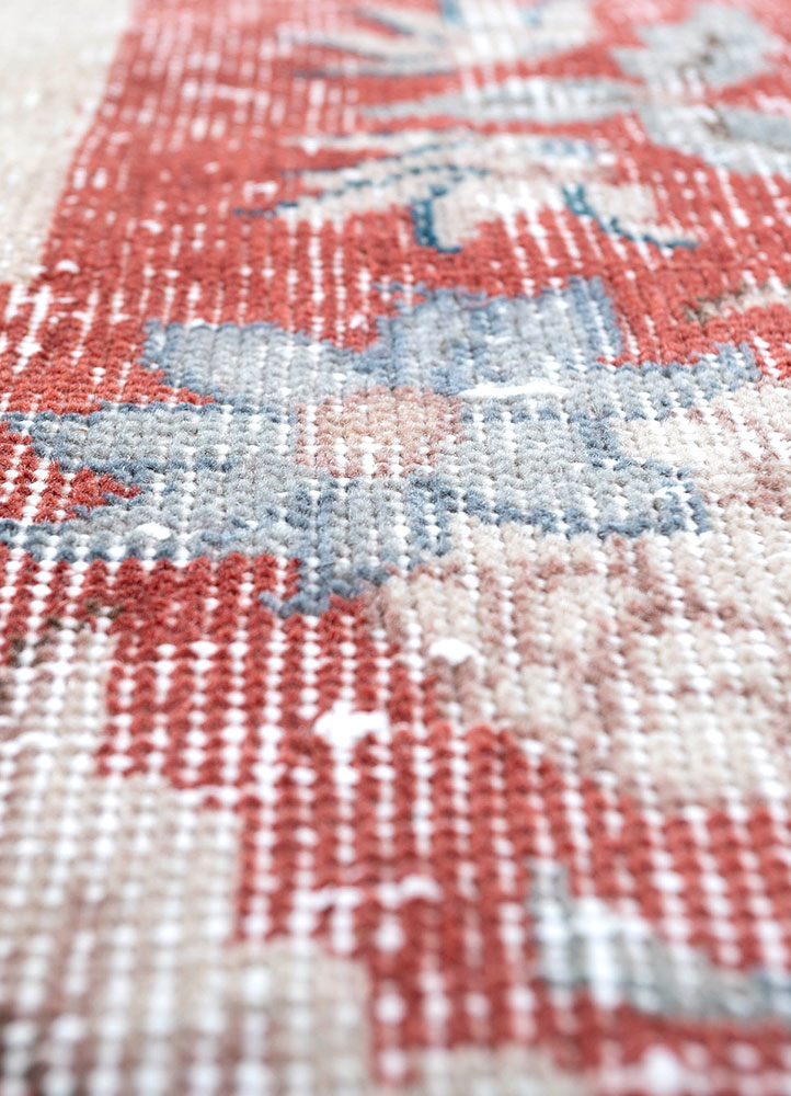vintage beige and brown wool hand knotted Rug - CloseUp