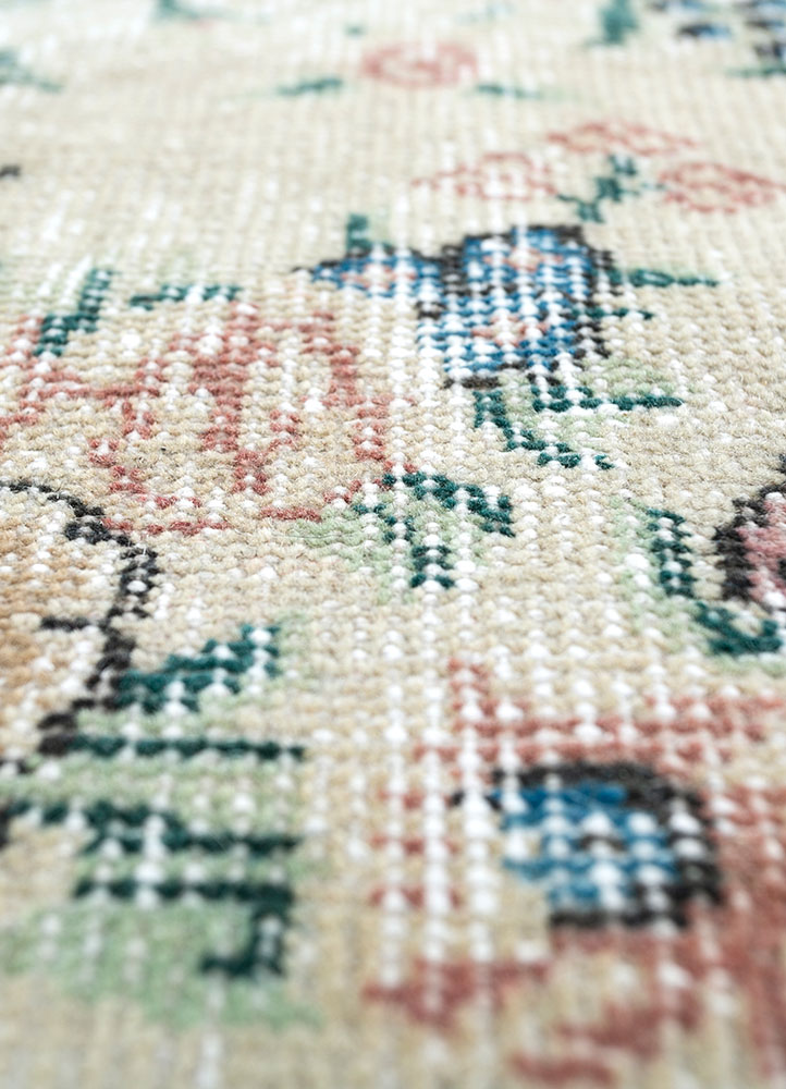 vintage red and orange wool hand knotted Rug - CloseUp