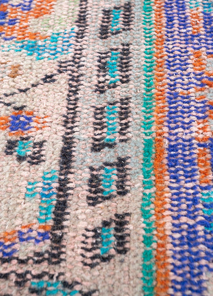 vintage red and orange wool hand knotted Rug - CloseUp