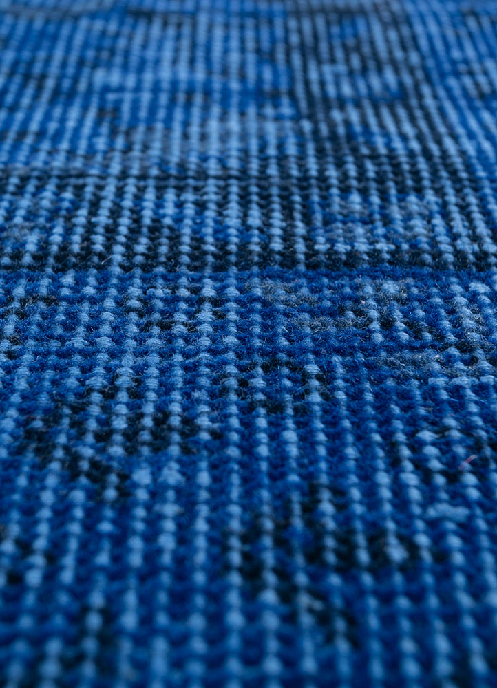 lacuna blue wool hand knotted Rug - CloseUp