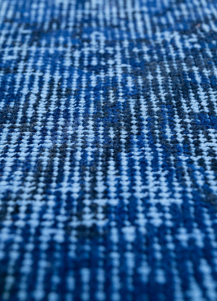 lacuna blue wool hand knotted Rug - CloseUp
