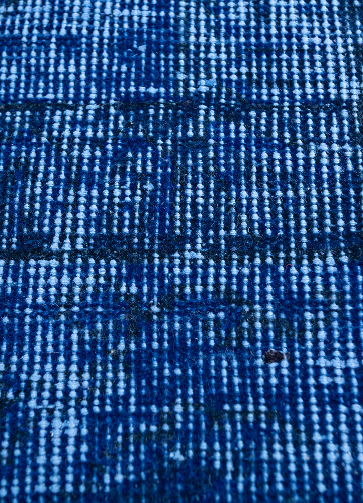 lacuna blue wool hand knotted Rug - CloseUp