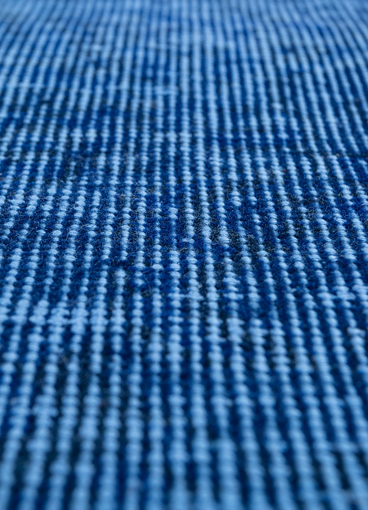 lacuna blue wool hand knotted Rug - CloseUp