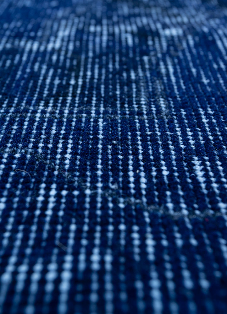 lacuna blue wool hand knotted Rug - CloseUp