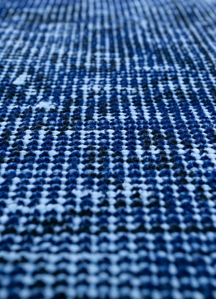 lacuna blue wool hand knotted Rug - CloseUp