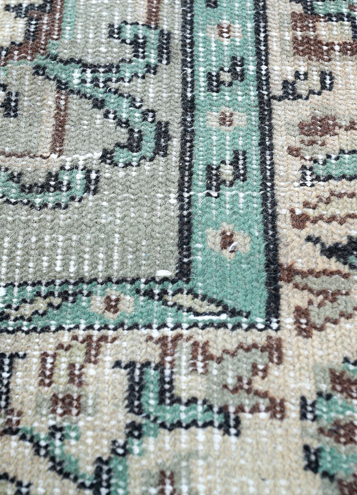 vintage blue wool hand knotted Rug - CloseUp