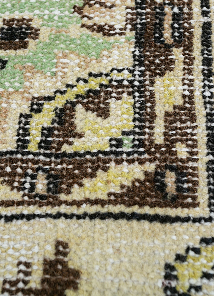 vintage red and orange wool hand knotted Rug - CloseUp