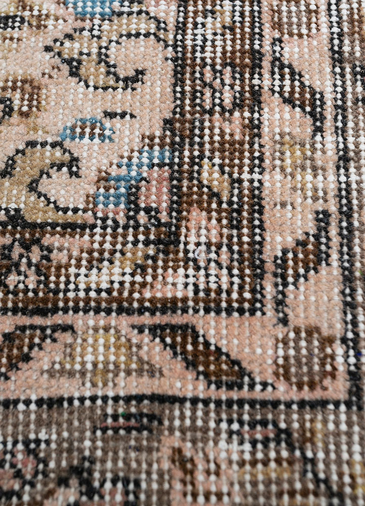 vintage beige and brown wool hand knotted Rug - CloseUp