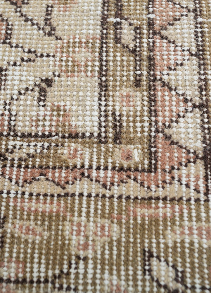 vintage beige and brown wool hand knotted Rug - CloseUp