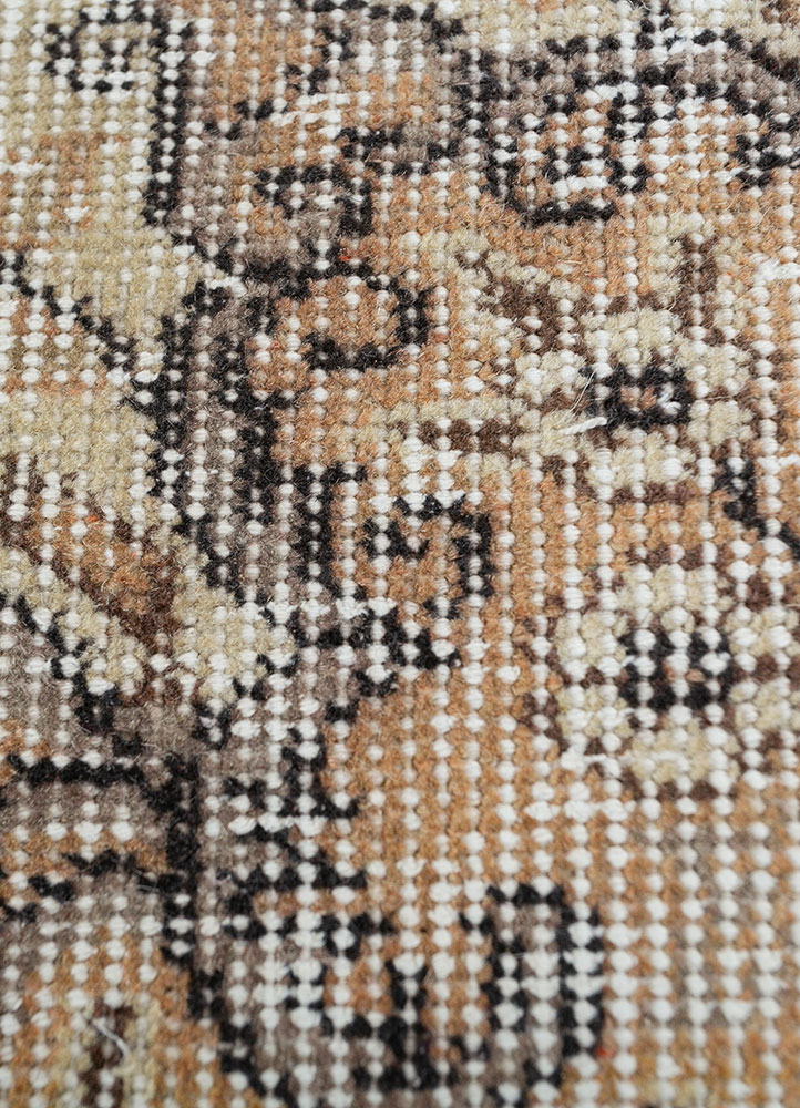 vintage gold wool hand knotted Rug - CloseUp