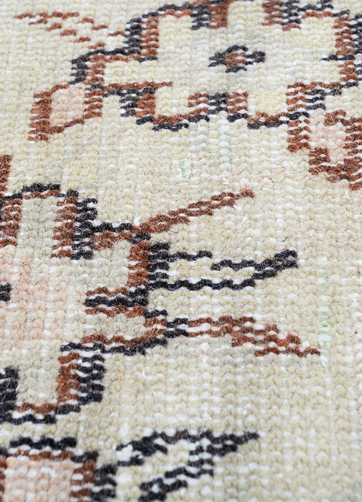 vintage red and orange wool hand knotted Rug - CloseUp