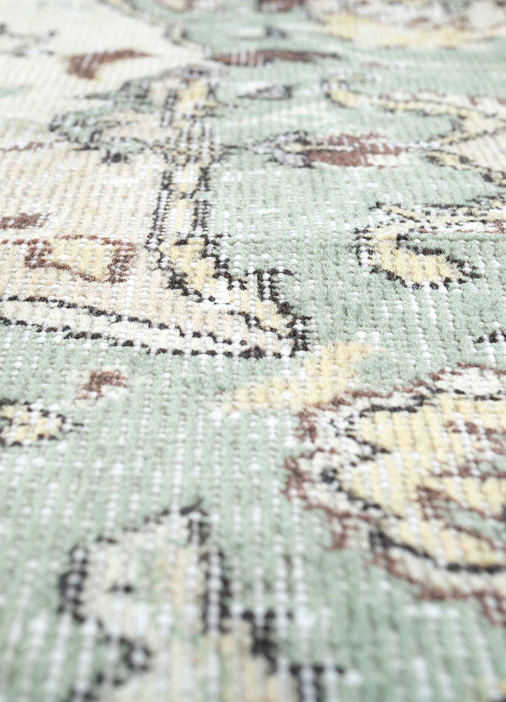 vintage green wool hand knotted Rug - CloseUp