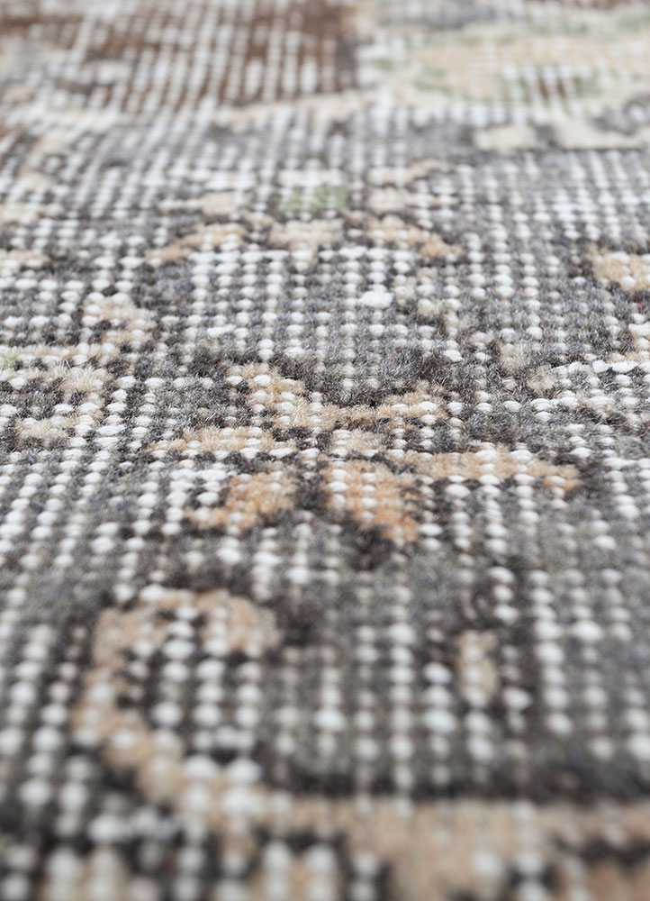vintage beige and brown wool hand knotted Rug - CloseUp