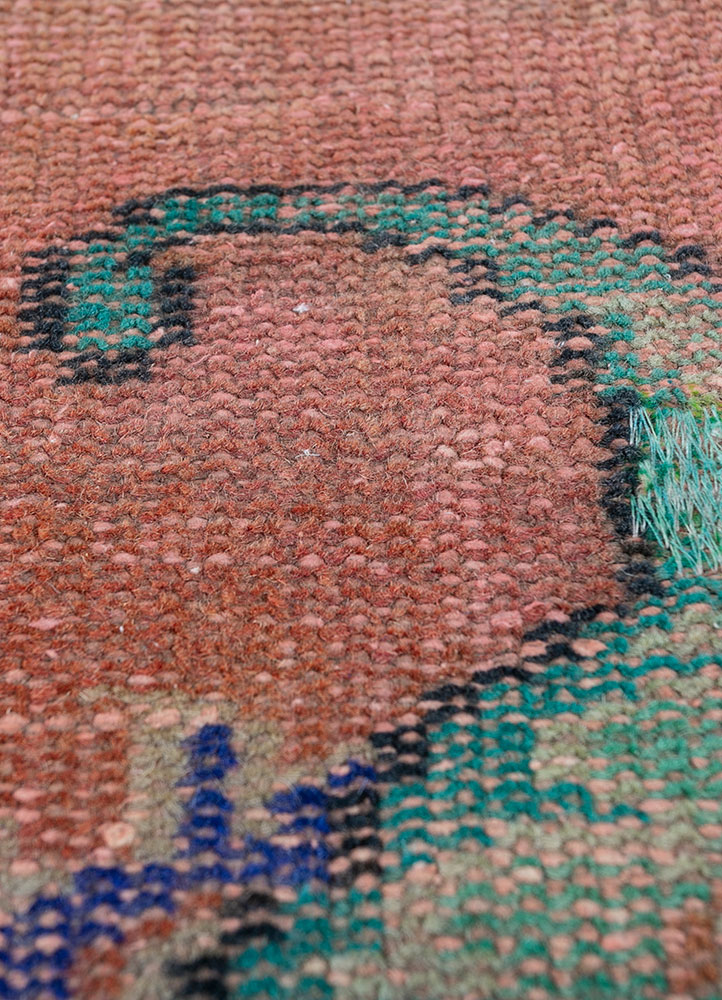 vintage multi wool hand knotted Rug - CloseUp