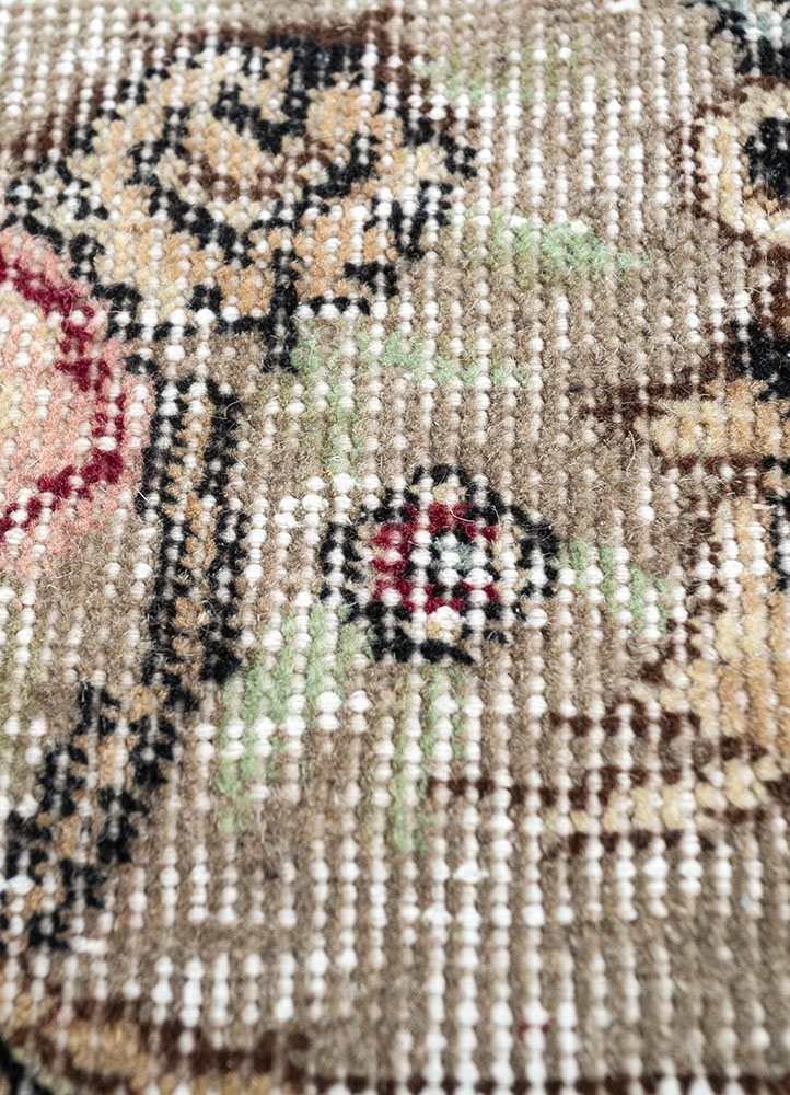 vintage red and orange wool hand knotted Rug - CloseUp