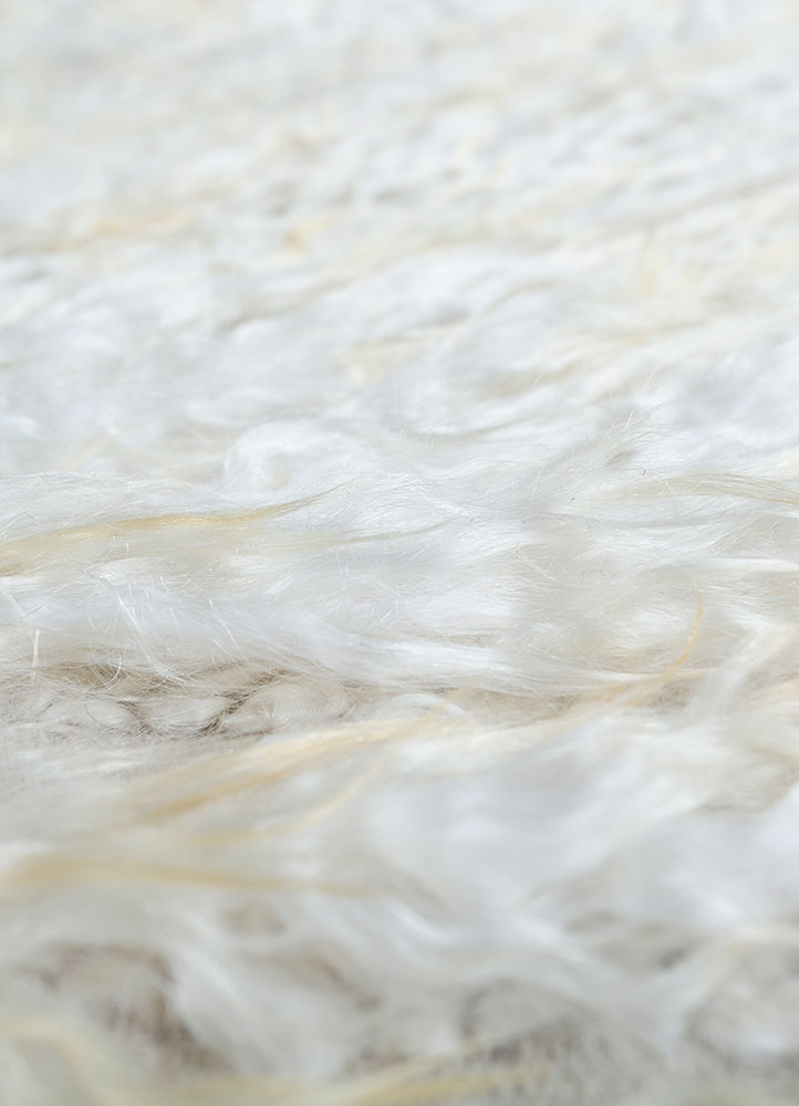 zuri ivory wool hand knotted Rug - CloseUp