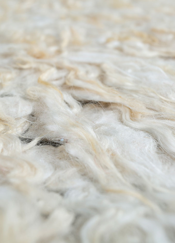 zuri ivory wool hand knotted Rug - CloseUp