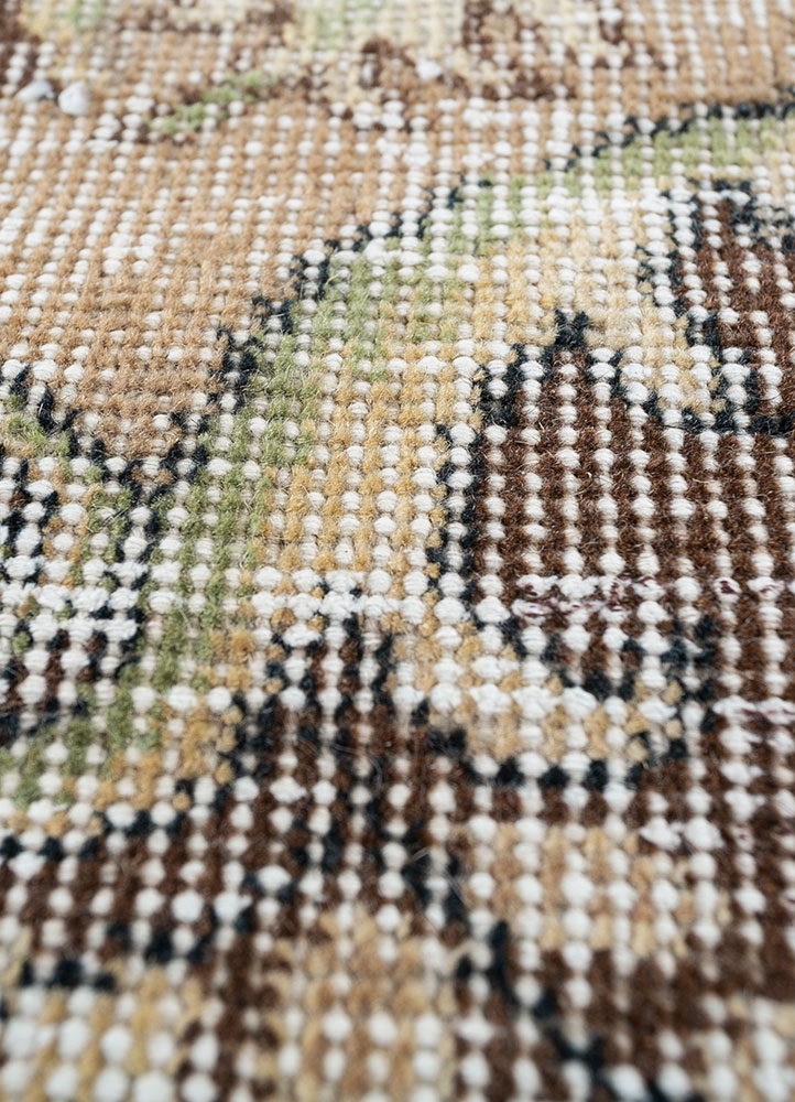 vintage green wool hand knotted Rug - CloseUp