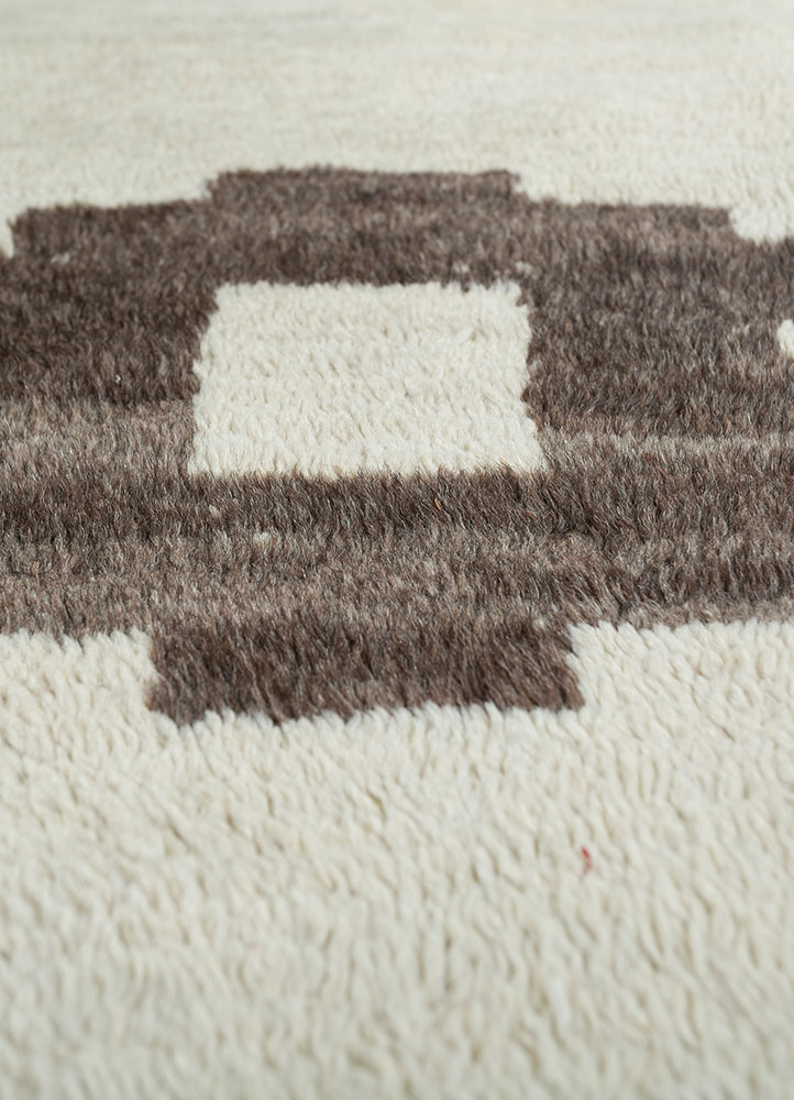 zuri beige and brown wool hand knotted Rug - CloseUp