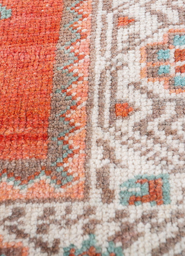 nuray red and orange wool hand knotted Rug - CloseUp