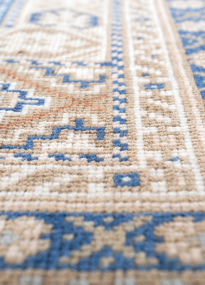 nuray blue wool hand knotted Rug - CloseUp