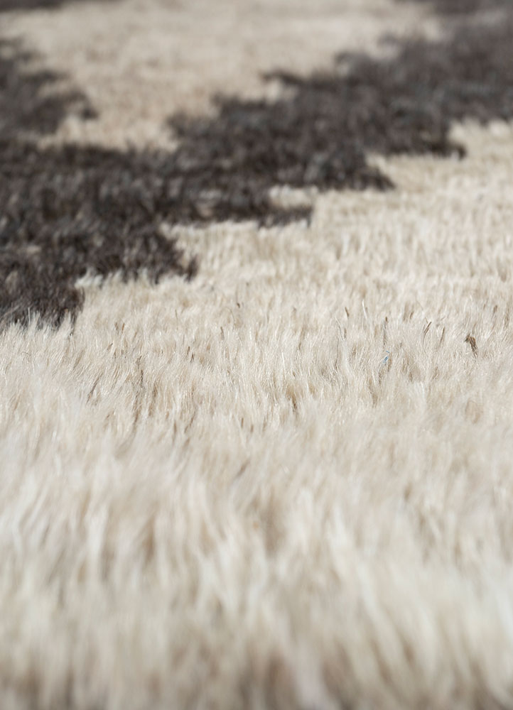 zuri beige and brown wool hand knotted Rug - CloseUp