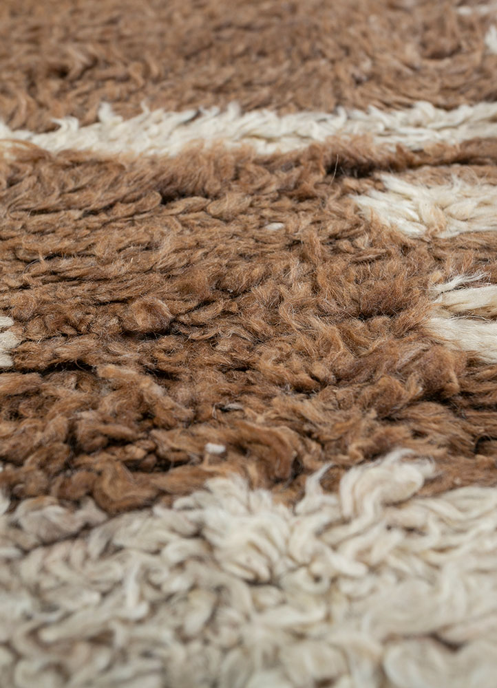 zuri beige and brown wool hand knotted Rug - CloseUp