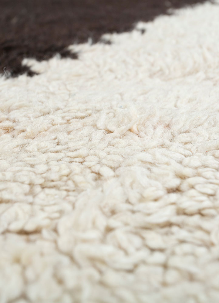 zuri ivory wool hand knotted Rug - CloseUp