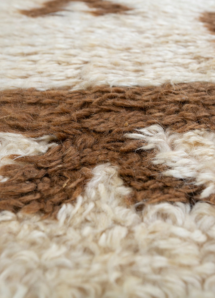 zuri beige and brown wool hand knotted Rug - CloseUp