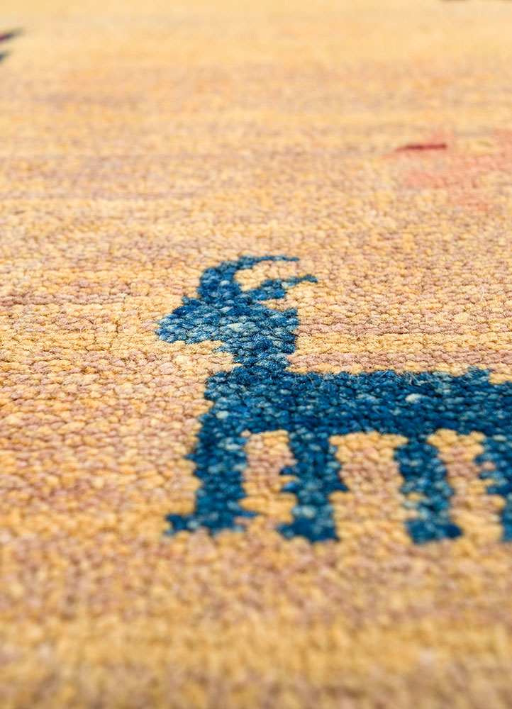 nuray gold wool hand knotted Rug - CloseUp