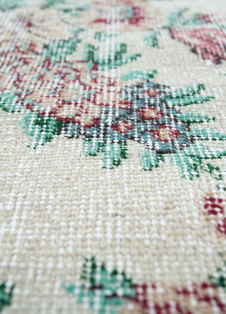 vintage red and orange wool hand knotted Rug - CloseUp