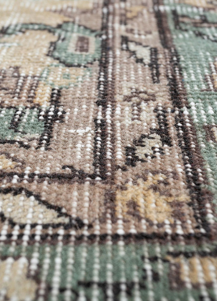 vintage beige and brown wool hand knotted Rug - CloseUp