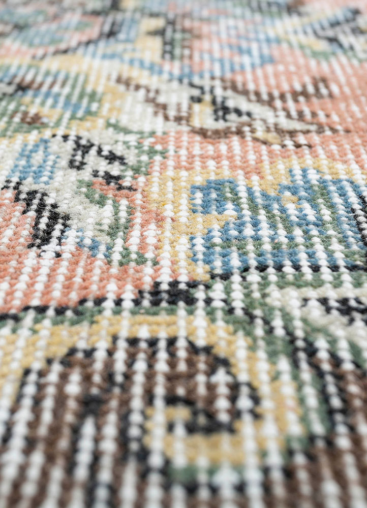 vintage beige and brown wool hand knotted Rug - CloseUp