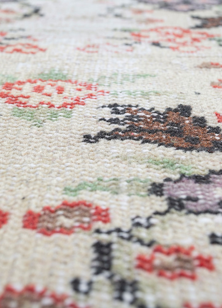 vintage red and orange wool hand knotted Rug - CloseUp