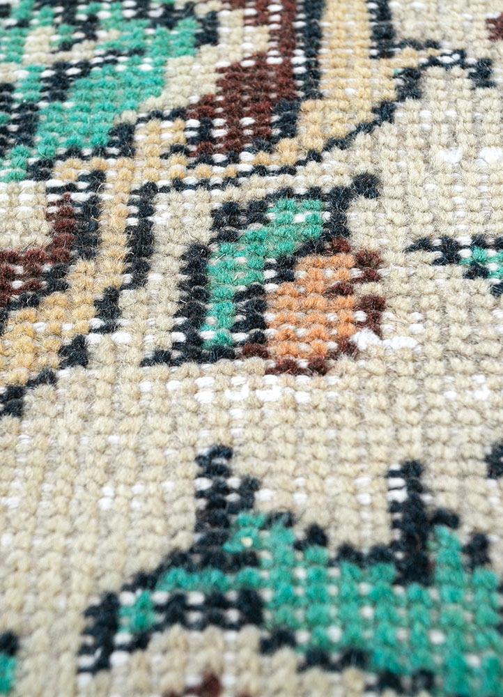 vintage red and orange wool hand knotted Rug - CloseUp