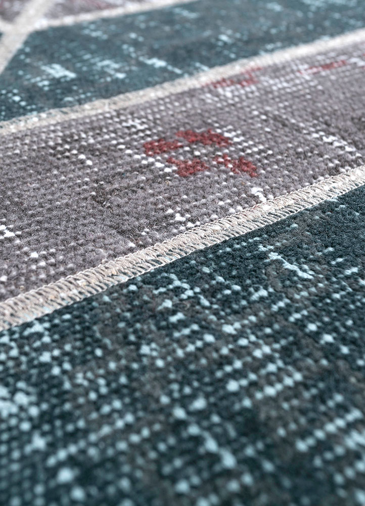 provenance grey and black wool hand knotted Rug - CloseUp