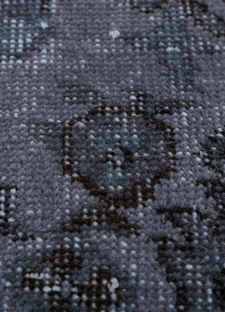 lacuna grey and black wool hand knotted Rug - CloseUp