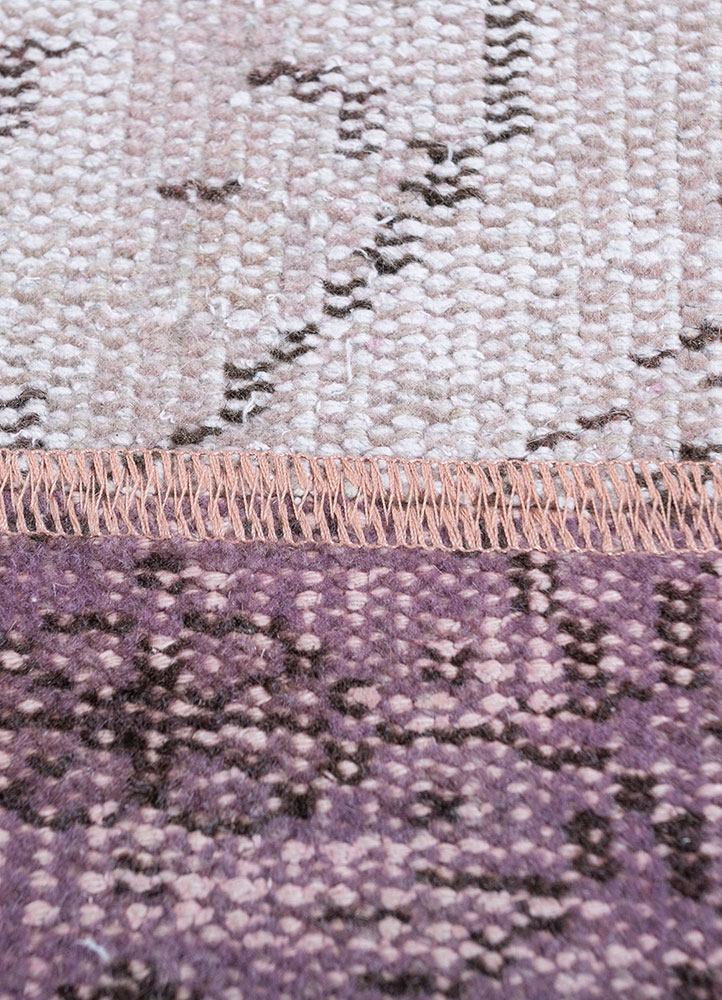 provenance pink and purple wool hand knotted Rug - CloseUp
