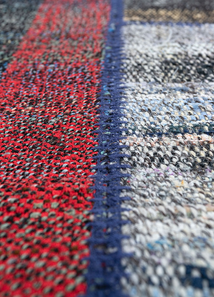 provenance grey and black wool hand knotted Rug - CloseUp
