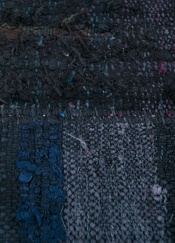 provenance grey and black wool hand knotted Rug - CloseUp